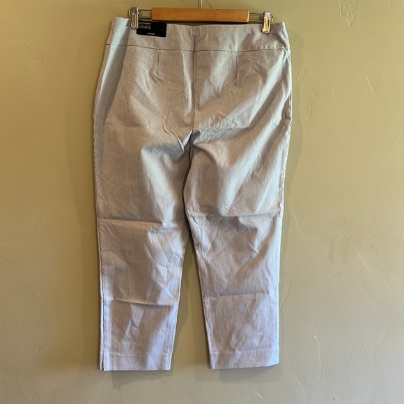 Chicos Brigitte the so slimming size 12/2 crop cream & blue - Picture 10 of 10